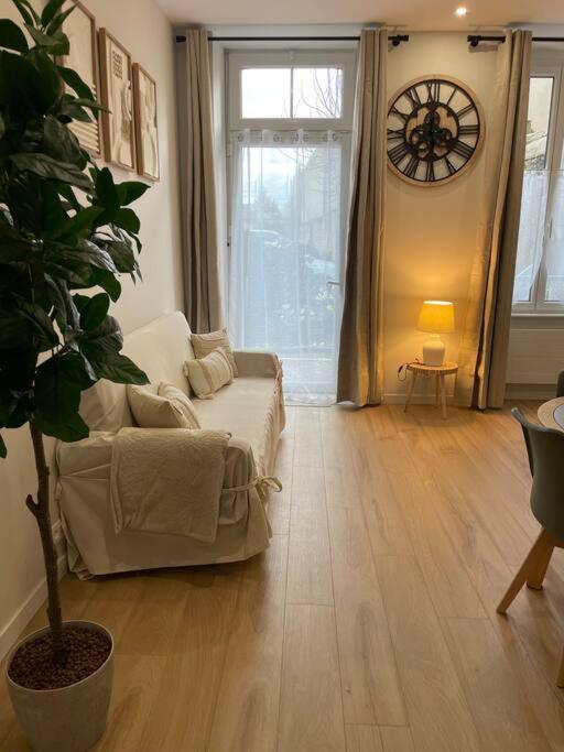 Joli Appartement Avec Parking - Proche Centre Ville Chartres Exteriér fotografie