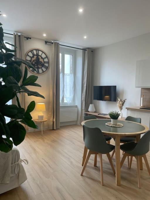 Joli Appartement Avec Parking - Proche Centre Ville Chartres Exteriér fotografie