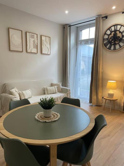 Joli Appartement Avec Parking - Proche Centre Ville Chartres Exteriér fotografie