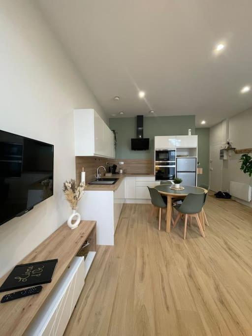 Joli Appartement Avec Parking - Proche Centre Ville Chartres Exteriér fotografie